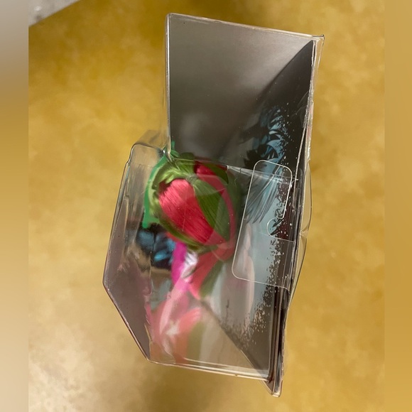 NWT NRFB Monster High Venus McFlytrap Beach Beasties 12” doll. 2015. Rare - Picture 8 of 9